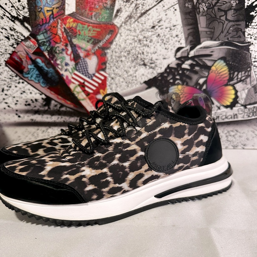Size 9 Marc Cain leopard sneakers